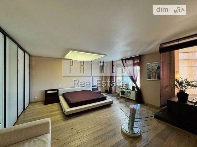 Sale of 3-room apartment 180 sq. m. on Yuliya Zdanovskaya St. 60/5 •