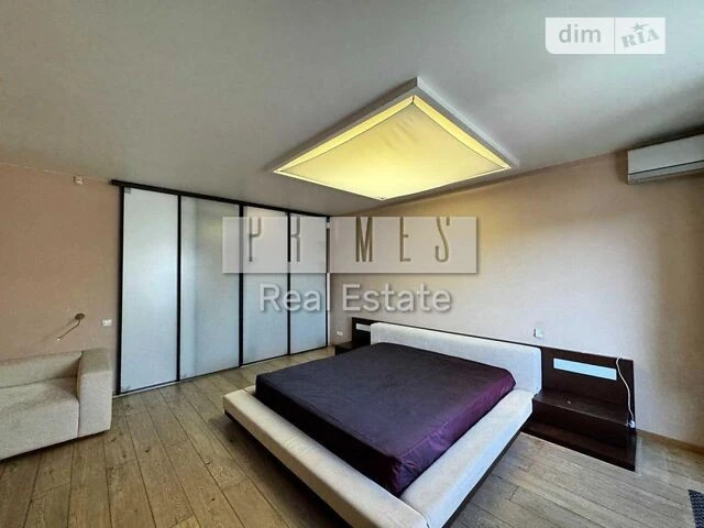 Sale of 3-room apartment 180 sq. m. on Yuliya Zdanovskaya St. 60/5 •