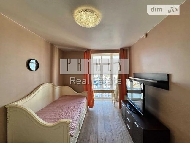 Sale of 3-room apartment 180 sq. m. on Yuliya Zdanovskaya St. 60/5 •