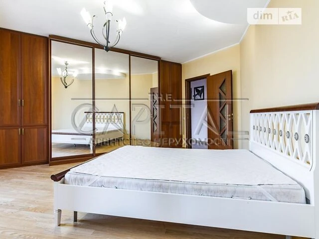 Sale of 4-room apartment 165 sq. m on Volodymyr Ivasyuk Ave. 24