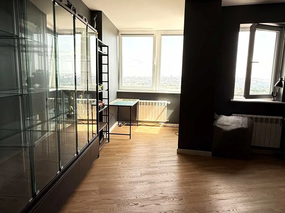 Apartment. Kharkiv, Petro Hryhorenko Ave. (Marshal Zhukova)