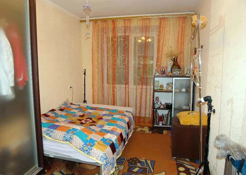 Продам 3 ком. квартиру .