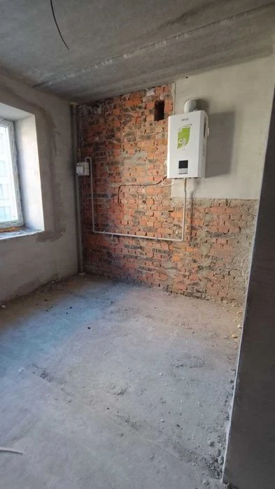 Продаж  1 квартири на Озерній