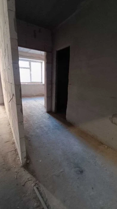 Продаж  1 квартири на Озерній