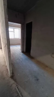 Продаж  1 квартири на Озерній