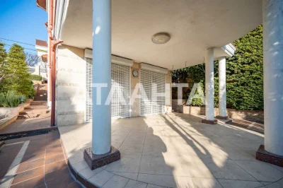 For sale is a good owner's house on Chubaevka street. District
