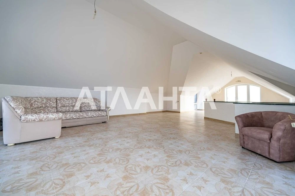 For sale is a good owner's house on Chubaevka street. District