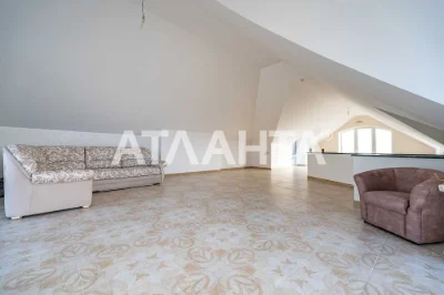 For sale is a good owner's house on Chubaevka street. District