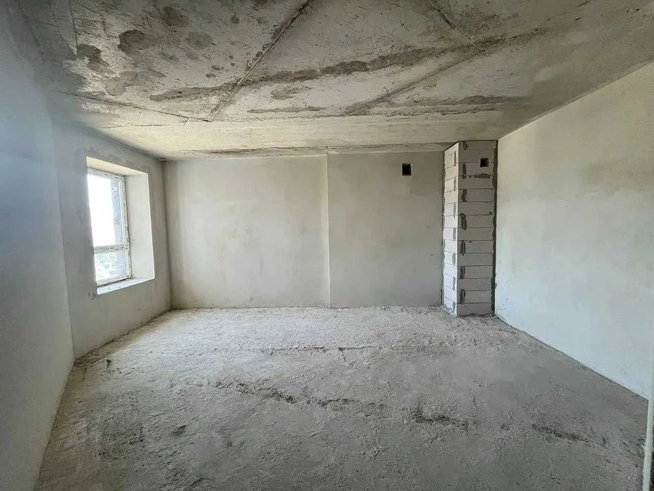Продажа! 2 ком. квартира..Готова к ремонту. Возле Озера