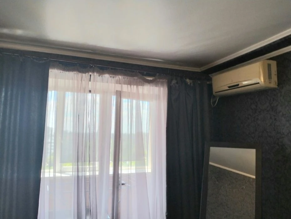 For sale 1 room apartment on Yuvileyny Avenue, Khortytskyi district