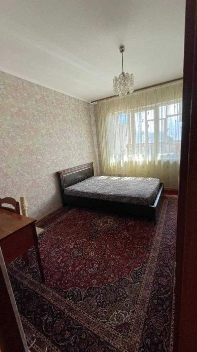 I am selling a 2-room apartment.