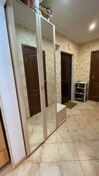 I am selling a 2-room apartment.
