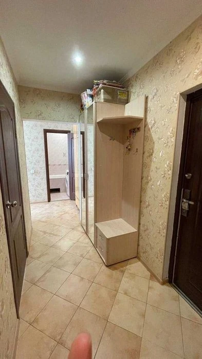 I am selling a 2-room apartment.