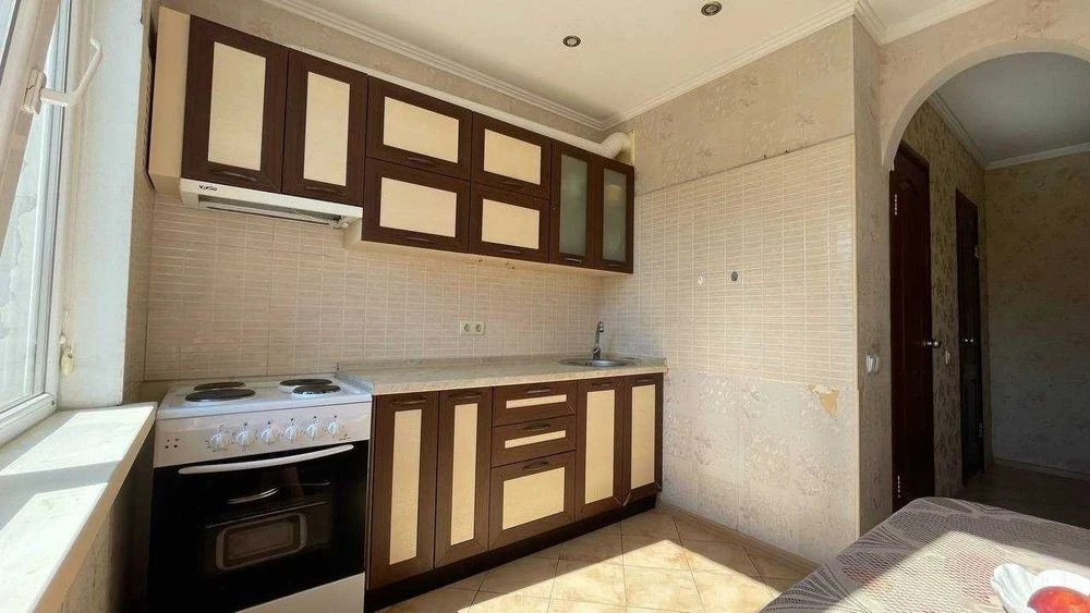 I am selling a 2-room apartment.