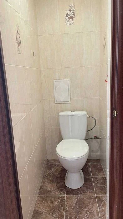 I am selling a 2-room apartment.