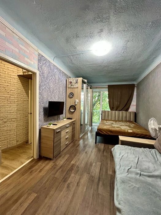 Продам 1к пр Александра Поля / пр Богдана Хмыльницкого