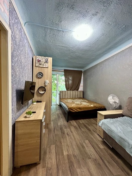Продам 1к пр Александра Поля / пр Богдана Хмыльницкого