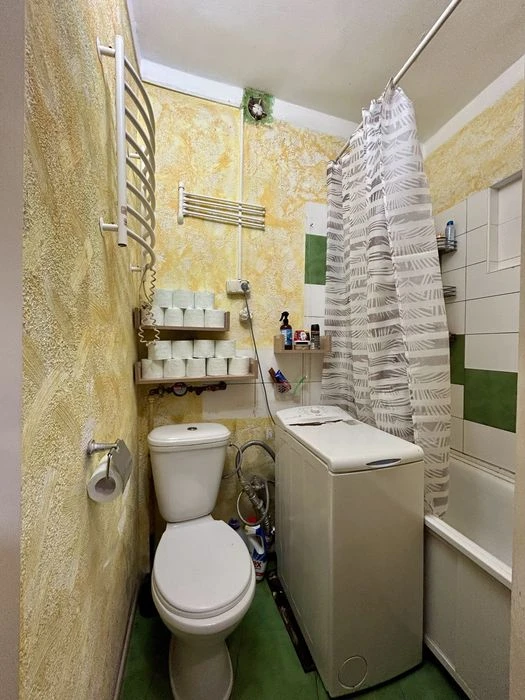 Продам 1к пр Александра Поля / пр Богдана Хмыльницкого
