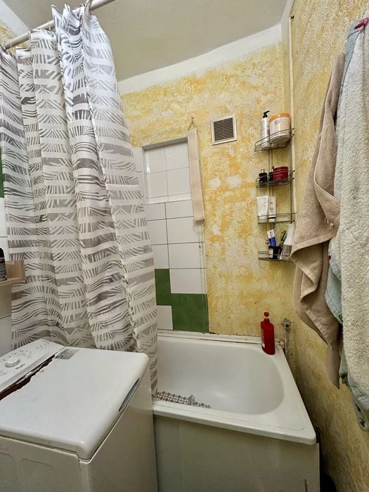 Продам 1к пр Александра Поля / пр Богдана Хмыльницкого