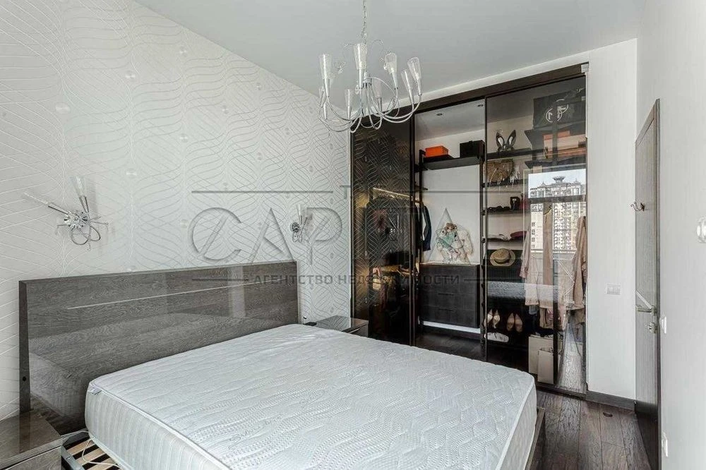 Apartment for sale in the French Quarter residential complex / 2 rooms / 76m2 / F Aka