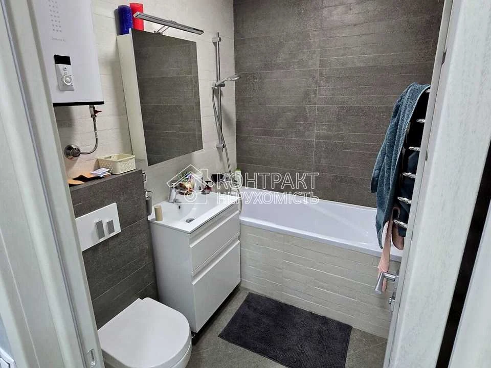Apartment. Kharkiv, Peremohy Avenue.