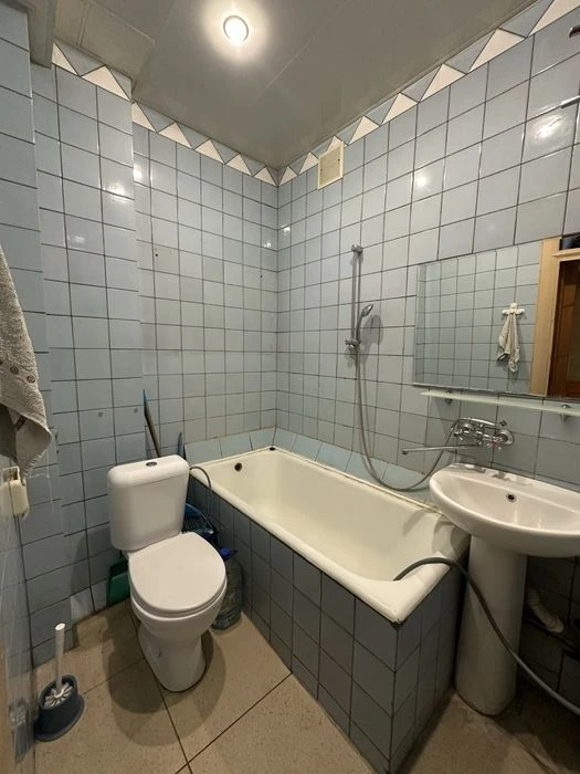 I will sell a 2-room apartment. Center. Stalinka. Yaroslav the Wise (