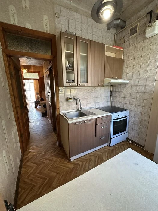 I will sell a 2-room apartment. Center. Stalinka. Yaroslav the Wise (