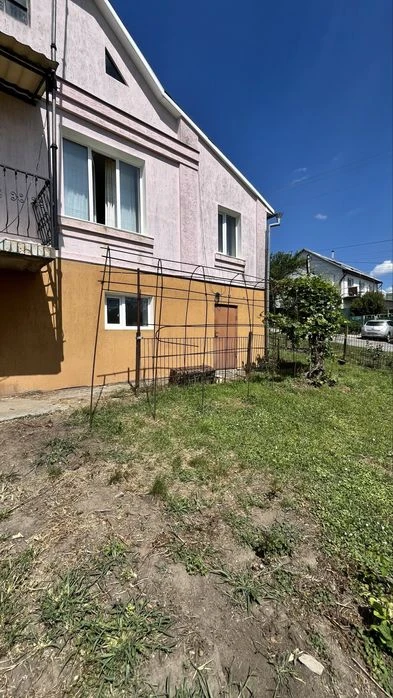 Продаж затиишного доглянутого будинку