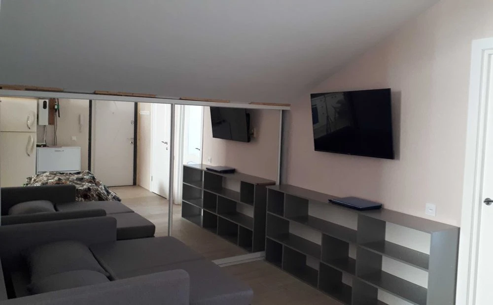FOR SALE 3-room apartment on ul. April 12, NOVOS
