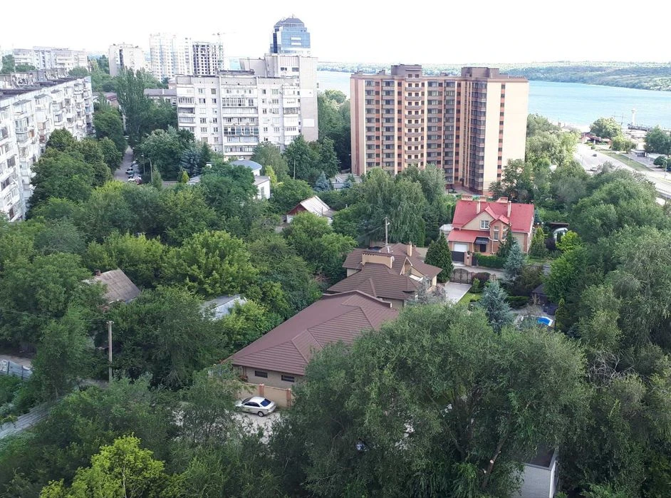 FOR SALE 3-room apartment on ul. April 12, NOVOS