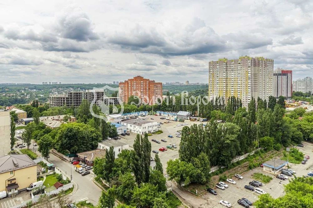 Apartment, 2 rooms. Renovation. Motorny, 11a, Bagrynova Gora Holosiiv