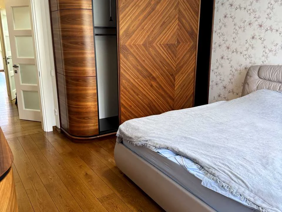 Apartment. Lviv, Vasylya Yeroshenko St. ()