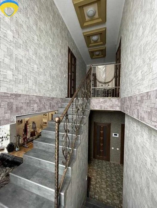 The price is reduced by 50 thousand! Renovated and furnished house!!