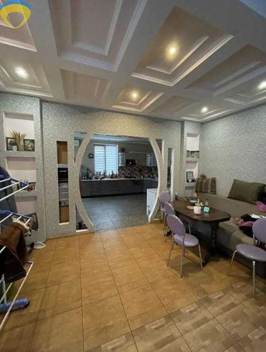 The price is reduced by 50 thousand! Renovated and furnished house!!