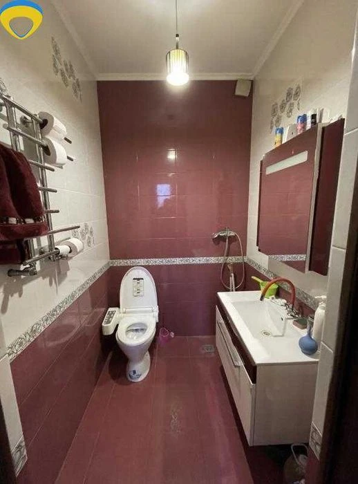 The price is reduced by 50 thousand! Renovated and furnished house!!