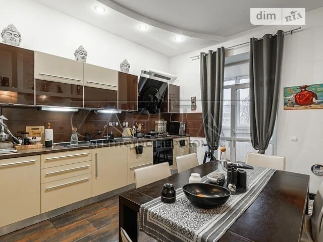 Sale of 4-room apartment 231.7 sq. m on Yaroslavskaya st. 30 • ID 3
