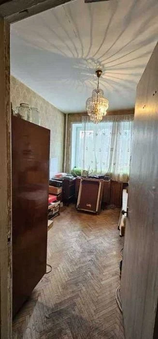 For sale 3-room apartment on Lesya Ukrainka Blvd. 24, 64 sq m.