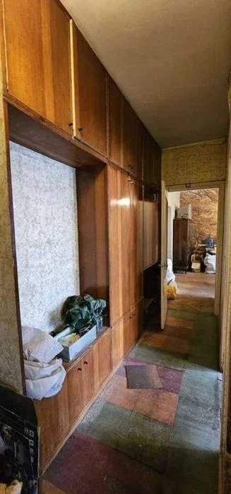 For sale 3-room apartment on Lesya Ukrainka Blvd. 24, 64 sq m.