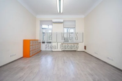 4-room apartment for sale with renovation without furniture, Institutskaya St.,