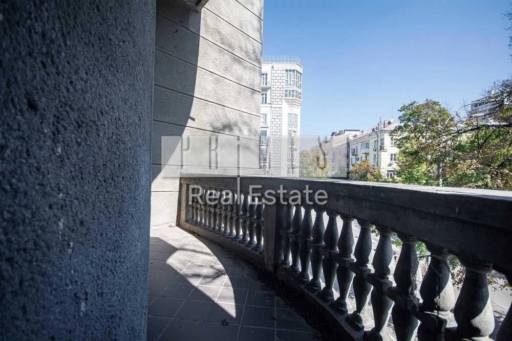 4-room apartment for sale with renovation without furniture, Institutskaya St.,