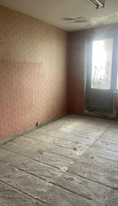 For sale 1-room apartment in Oleksiyivka, Peremohy Ave., 6
