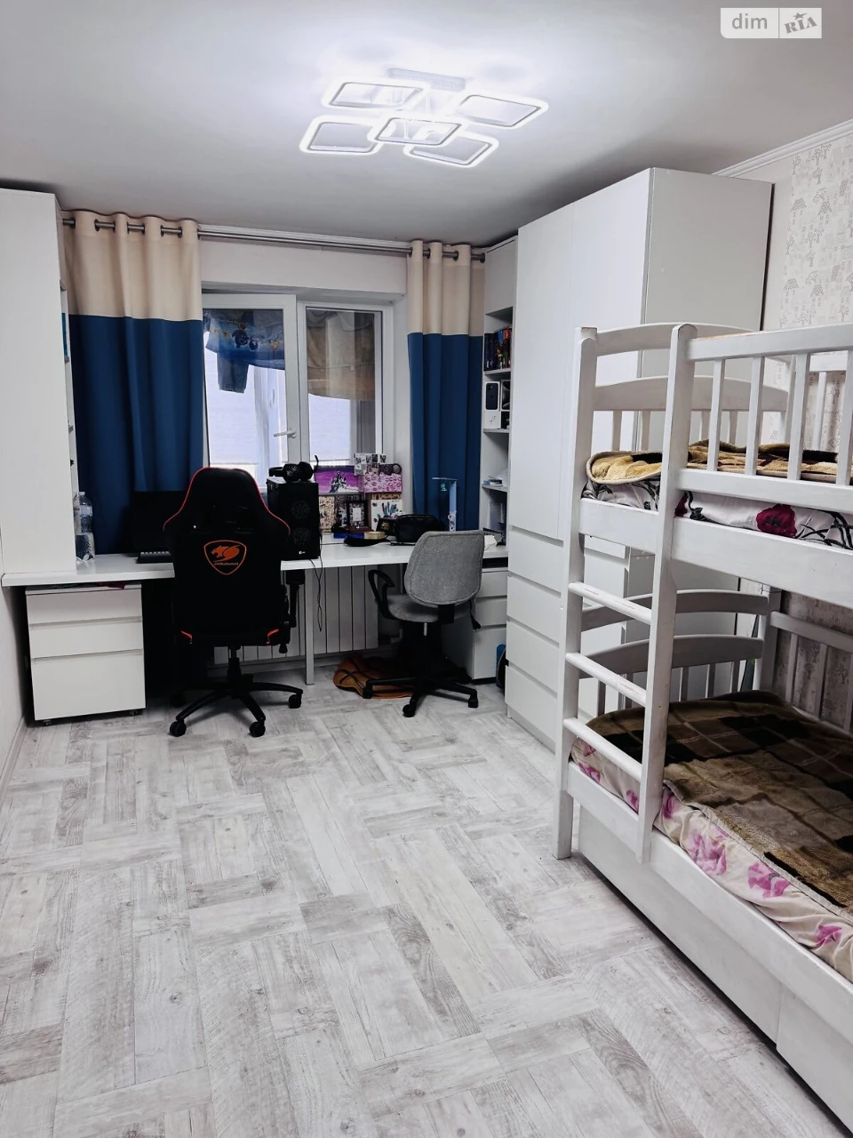 Продаж Квартира Ломівський