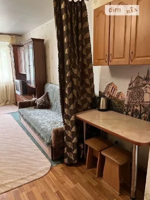 Room for sale 18.2 sq. m. on Maksima Berezovsky str. 7 •