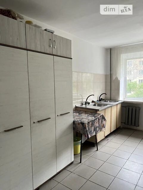 Room for sale 18.2 sq. m. on Maksima Berezovsky str. 7 •