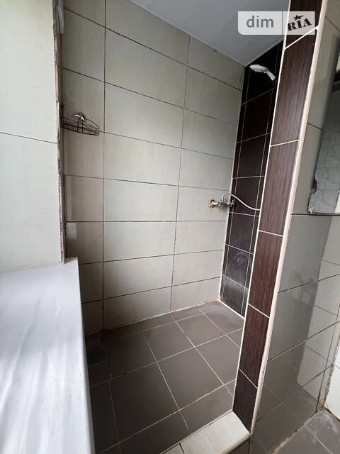 Room for sale 18.2 sq. m. on Maksima Berezovsky str. 7 •