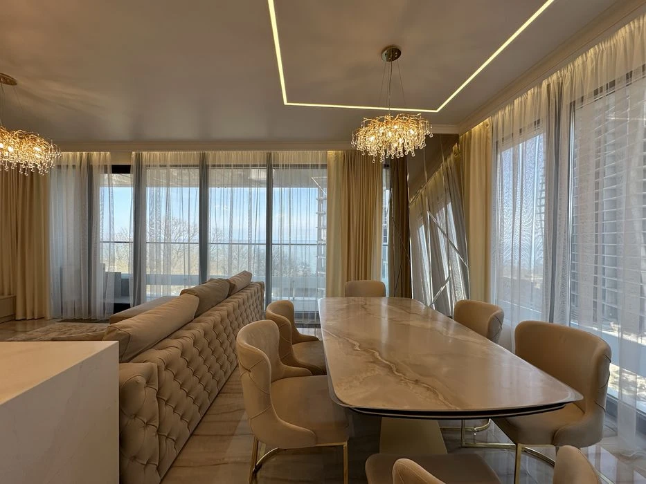 Шикарная 3к в Кандинский