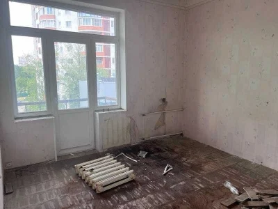 Sale of 3-room apartment 80 m2, metro Nauka Prospekt 12,