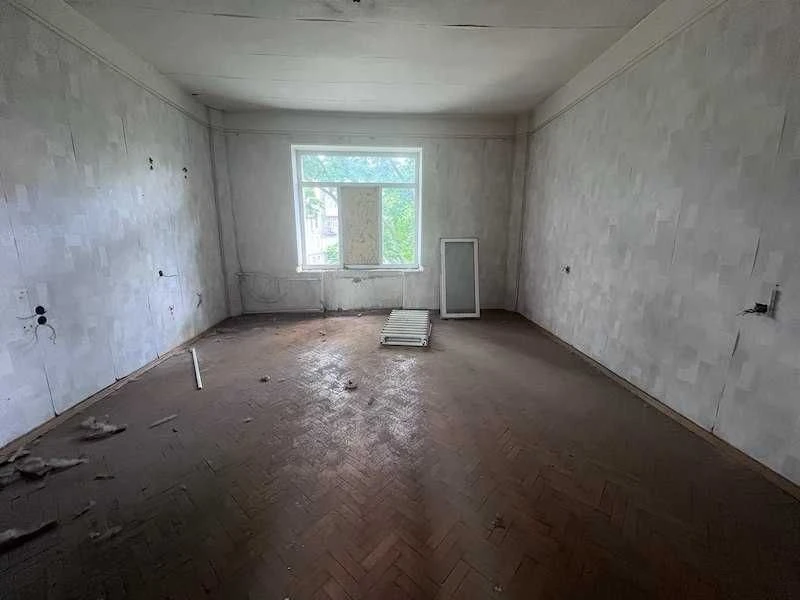 Sale of 3-room apartment 80 m2, metro Nauka Prospekt 12,