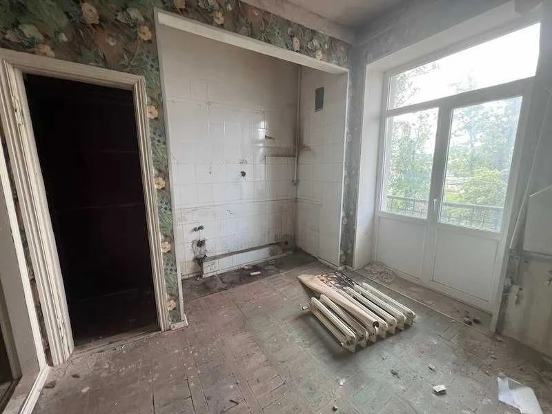 Sale of 3-room apartment 80 m2, metro Nauka Prospekt 12,