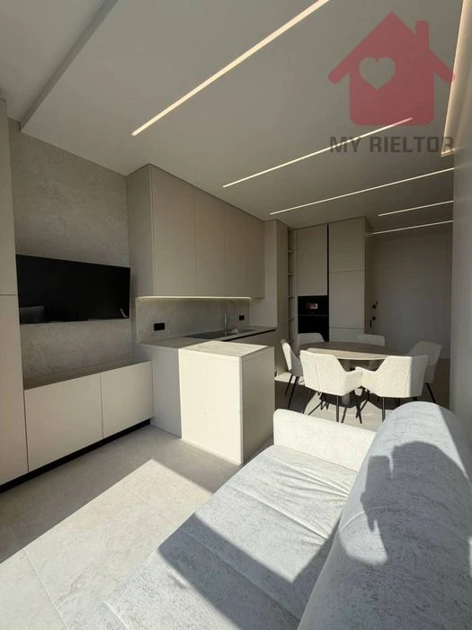 Продаж трикімнатної квартири ЖК UZH Towers